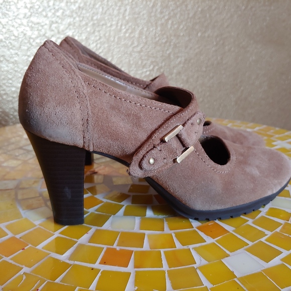 Aersoles Heel Rest Mary Jane Suede Pump - Picture 2 of 3